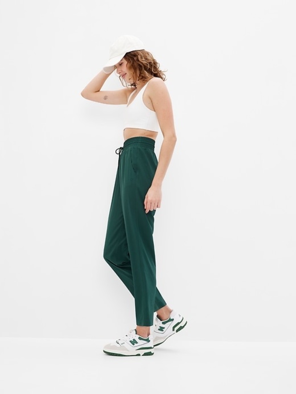 GAPFit Women's Dark Green High Rise Runaround Pants